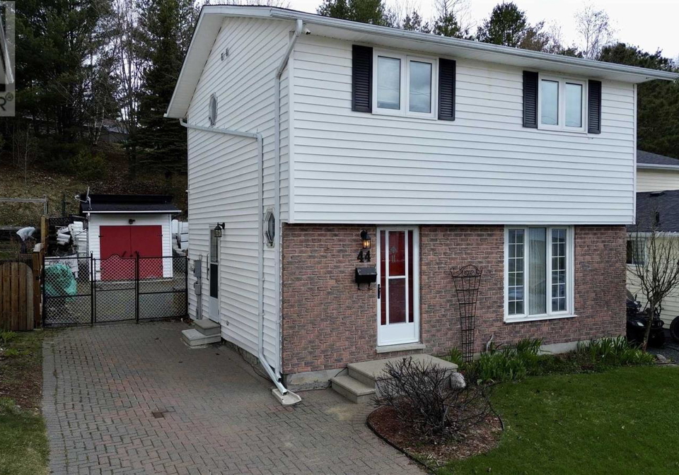 44-hergott-avenue-elliot-lake-ontario-sm260983
