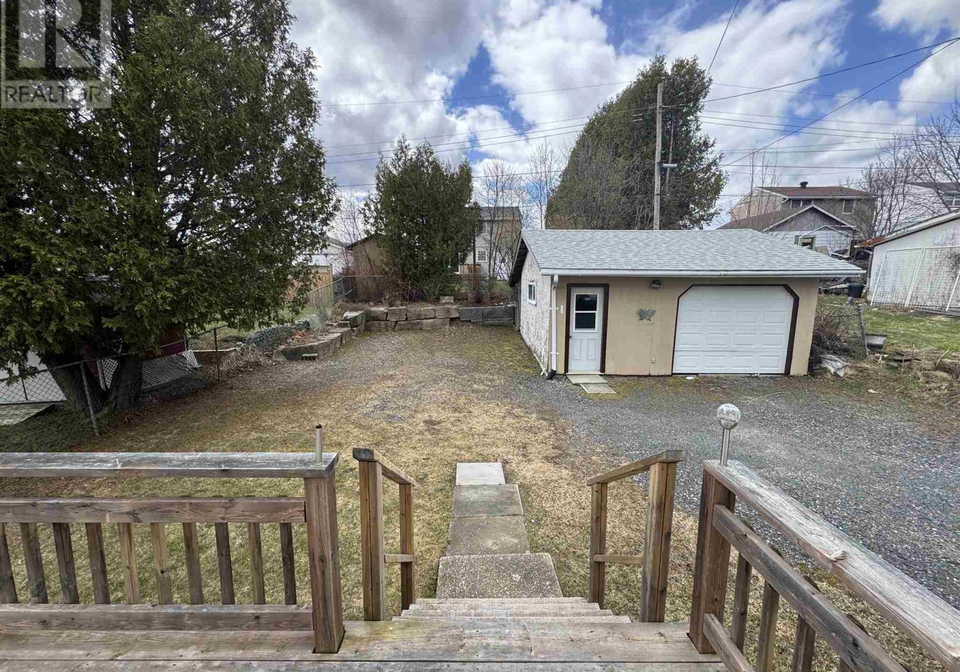 70-roman-avenue-elliot-lake-ontario-sm261028