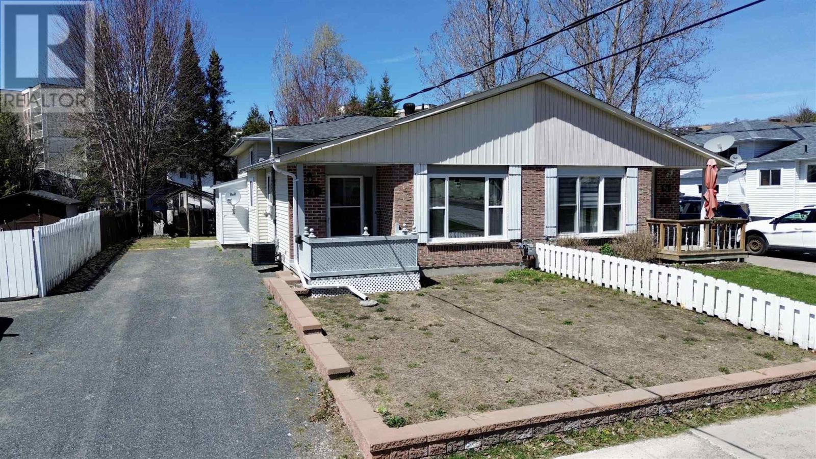 54a-washington-crescent-elliot-lake-ontario-sm261060