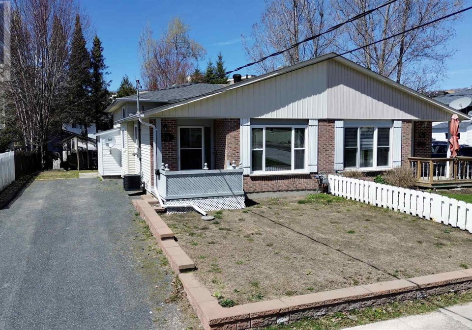 54a-washington-crescent-elliot-lake-ontario-sm261060