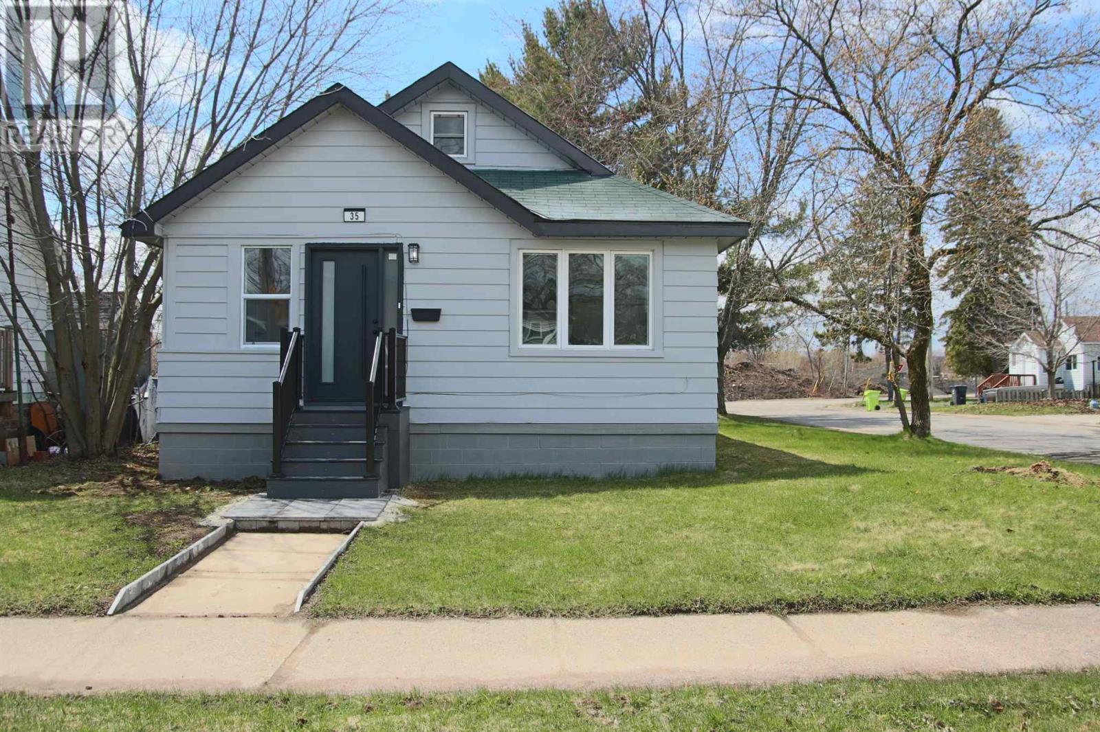 35-walnut-street-sault-ste-marie-ontario-sm261061
