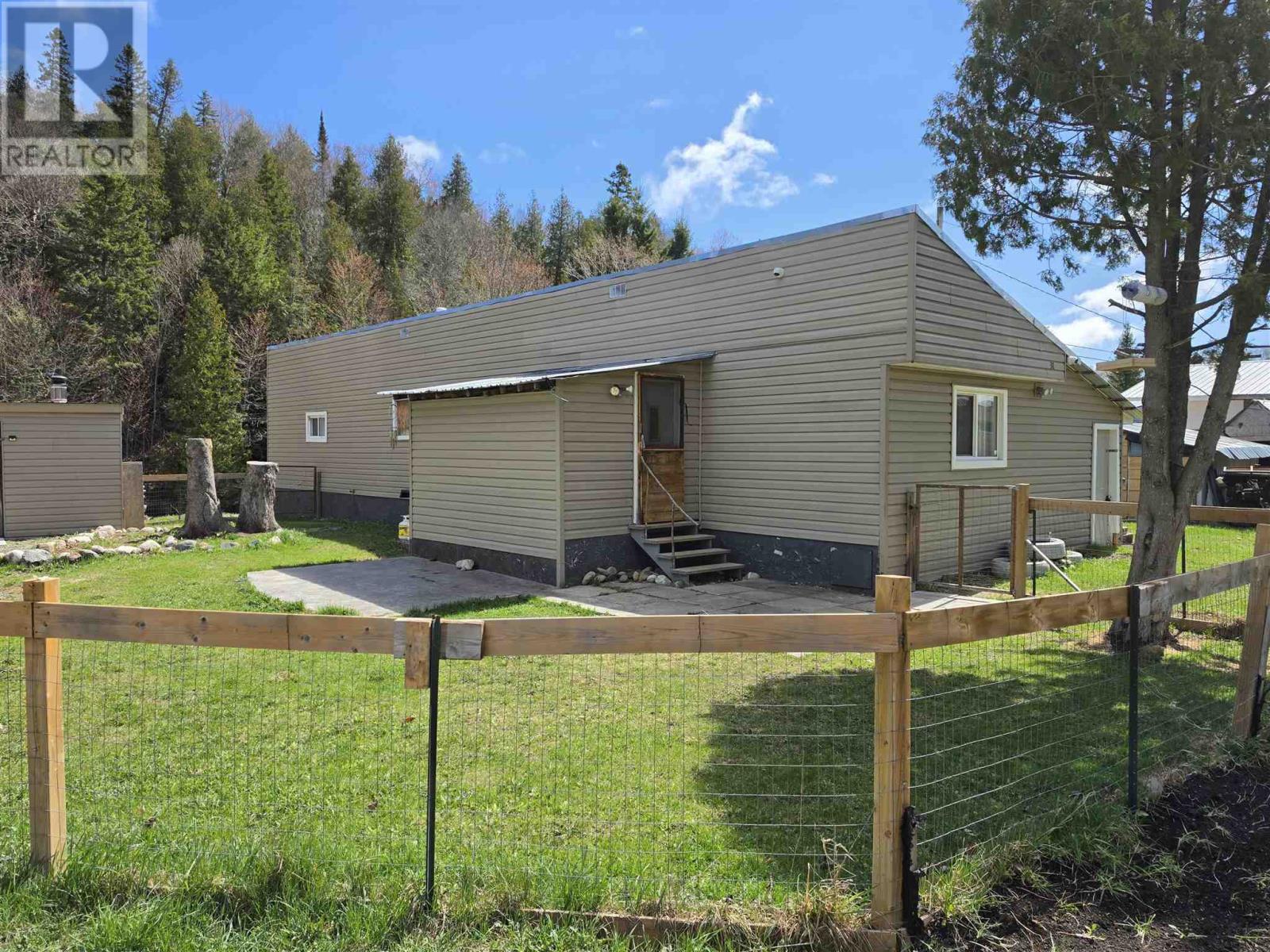 38-heidi-ct-aweres-township-ontario-sm261094
