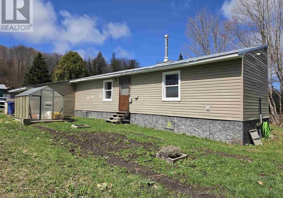 38-heidi-ct-aweres-township-ontario-sm261094