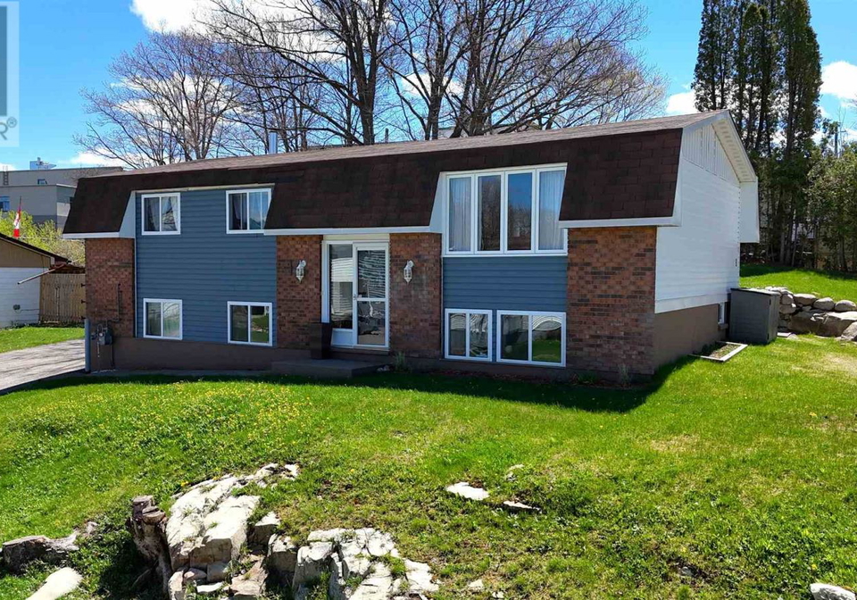 1-gillanders-road-elliot-lake-ontario-sm261096