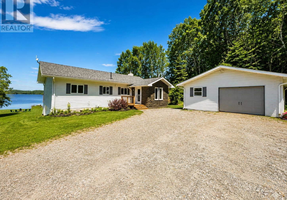 22-catfish-road-wawa-ontario-sm261109