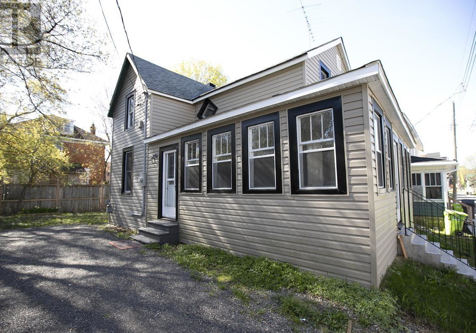136-biggings-avenue-sault-ste-marie-ontario-sm261136