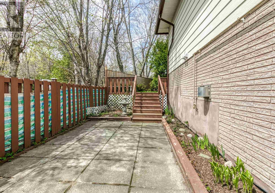 216a-ottawa-avenue-elliot-lake-ontario-sm261145