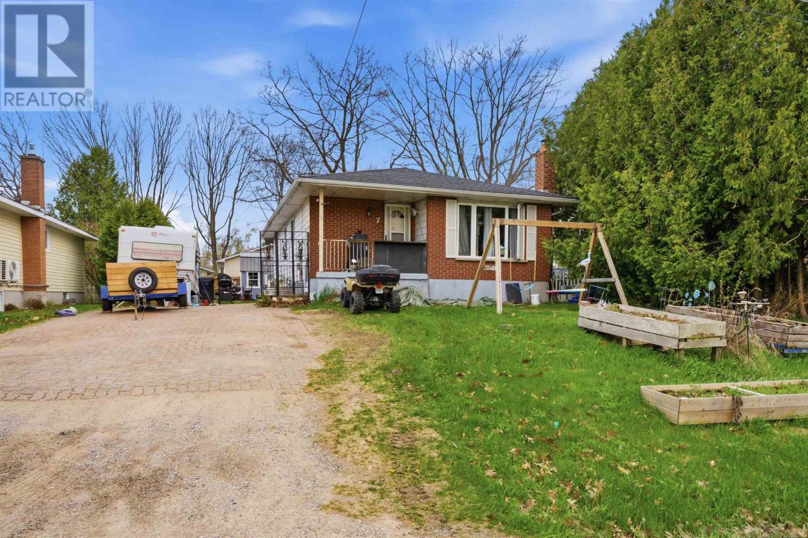 7-schurm-avenue-blind-river-ontario-sm261178