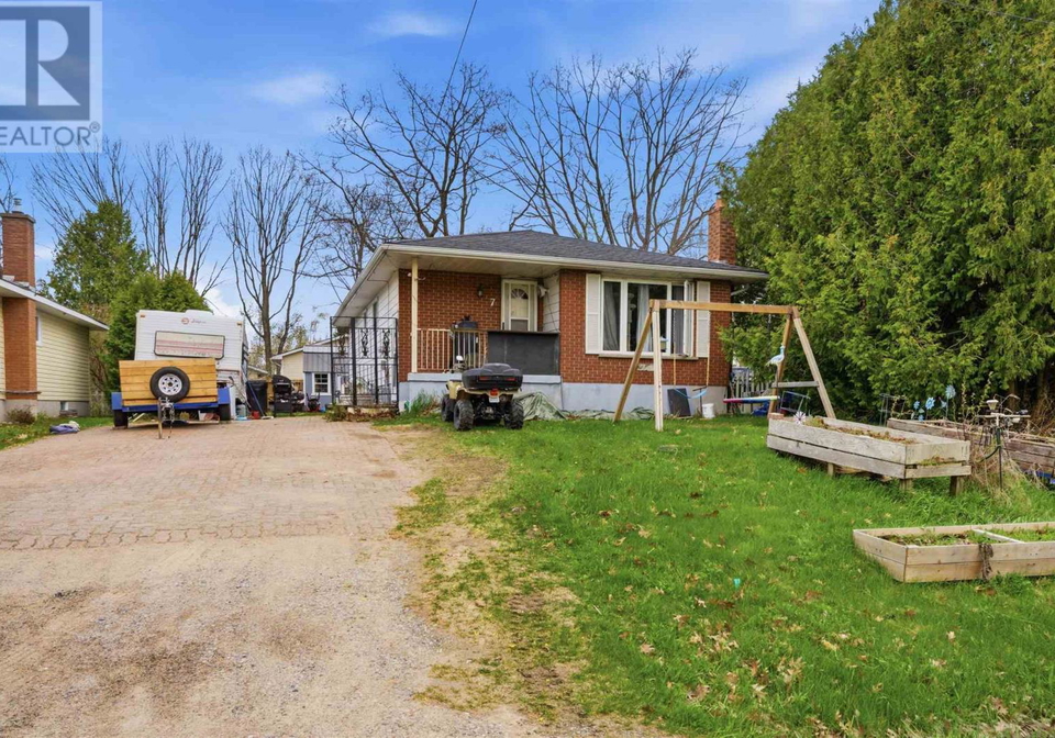 7-schurm-avenue-blind-river-ontario-sm261178