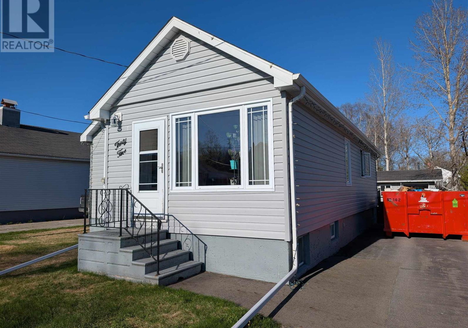 35-beck-avenue-wawa-ontario-sm261199