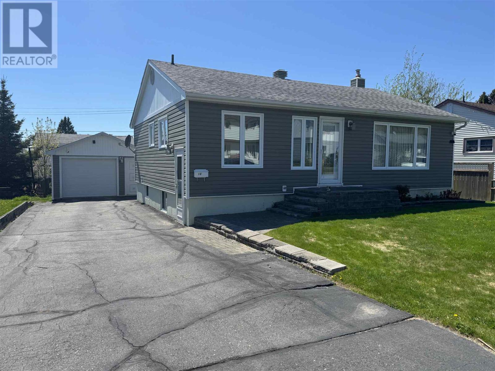 16-brown-road-elliot-lake-ontario-sm261202