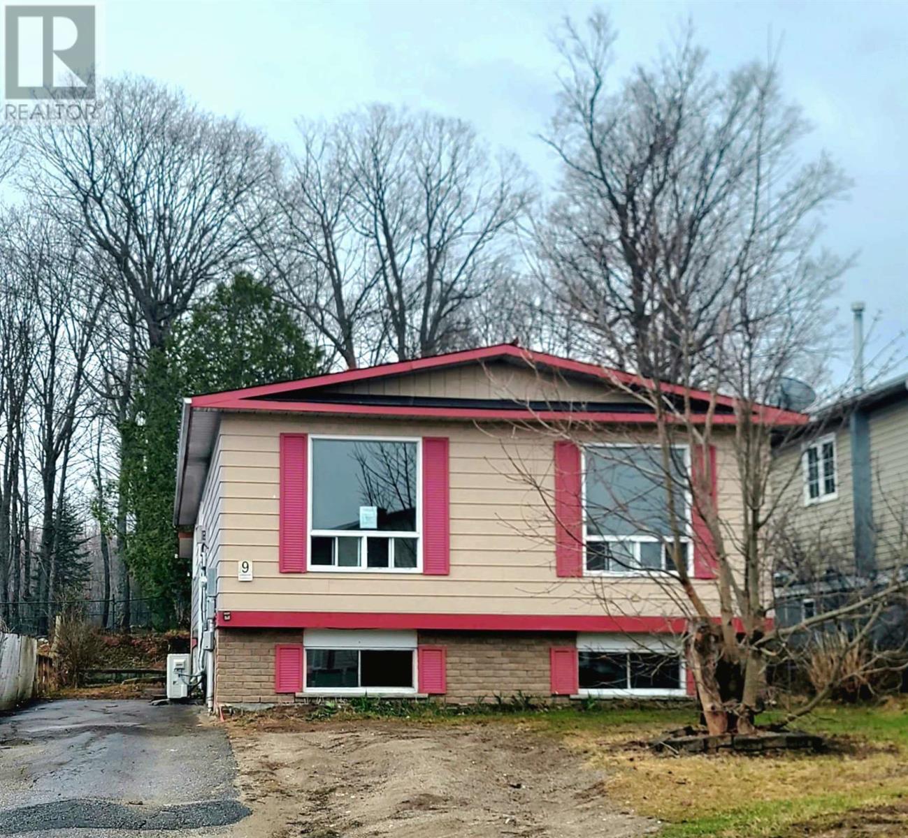 9-lisbon-road-elliot-lake-ontario-sm261206