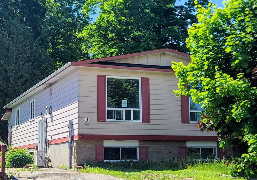 9-lisbon-road-elliot-lake-ontario-sm261206