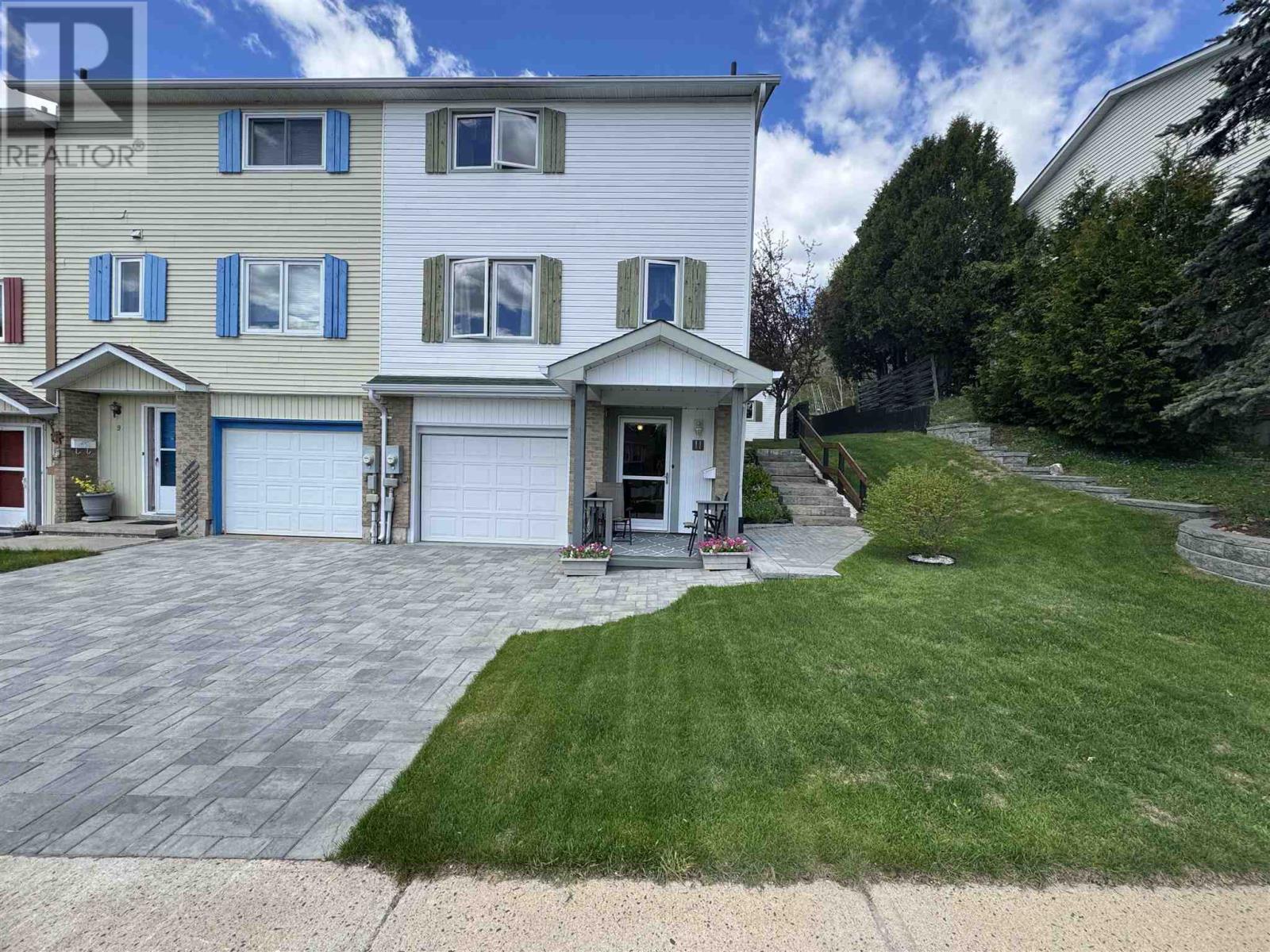 11-gauthier-place-elliot-lake-ontario-sm261216