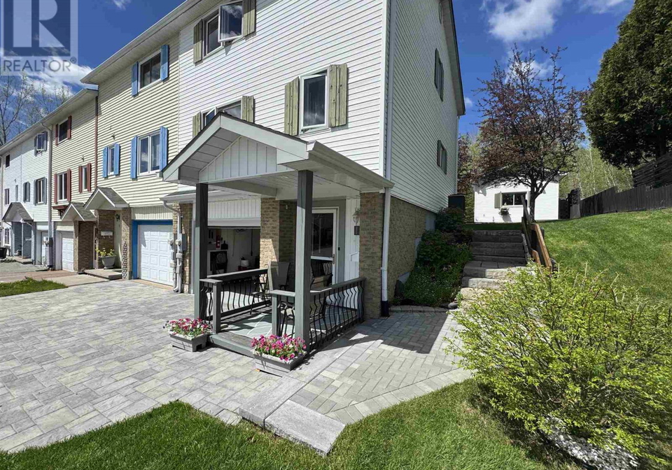11-gauthier-place-elliot-lake-ontario-sm261216