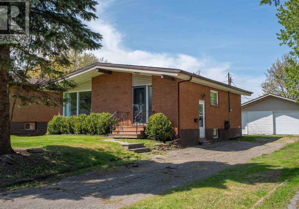 135-lewis-road-sault-ste-marie-ontario-sm261241