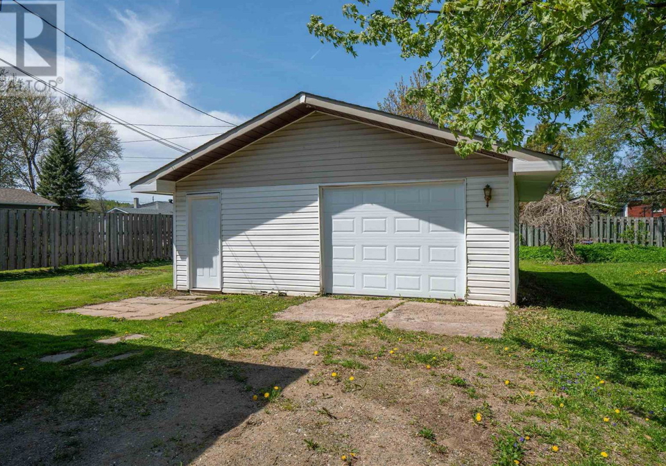 135-lewis-road-sault-ste-marie-ontario-sm261241
