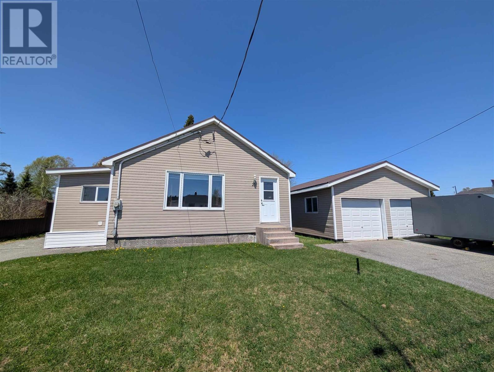 21-joliet-street-wawa-ontario-sm261247