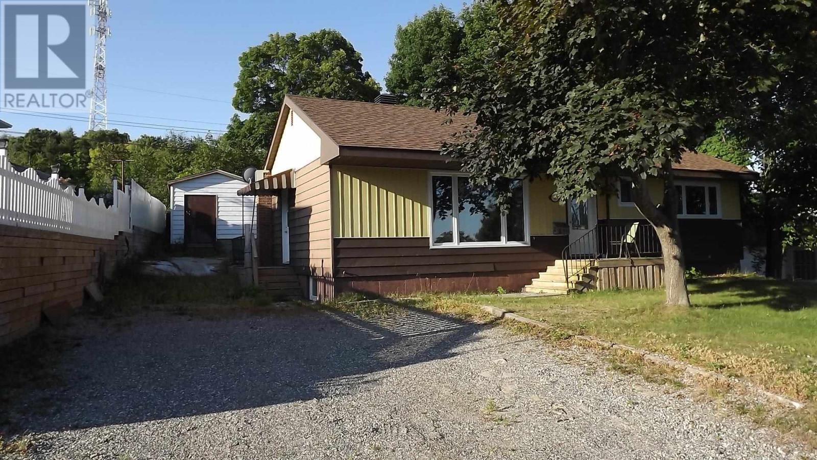 71-hutchison-avenue-elliot-lake-ontario-sm261258
