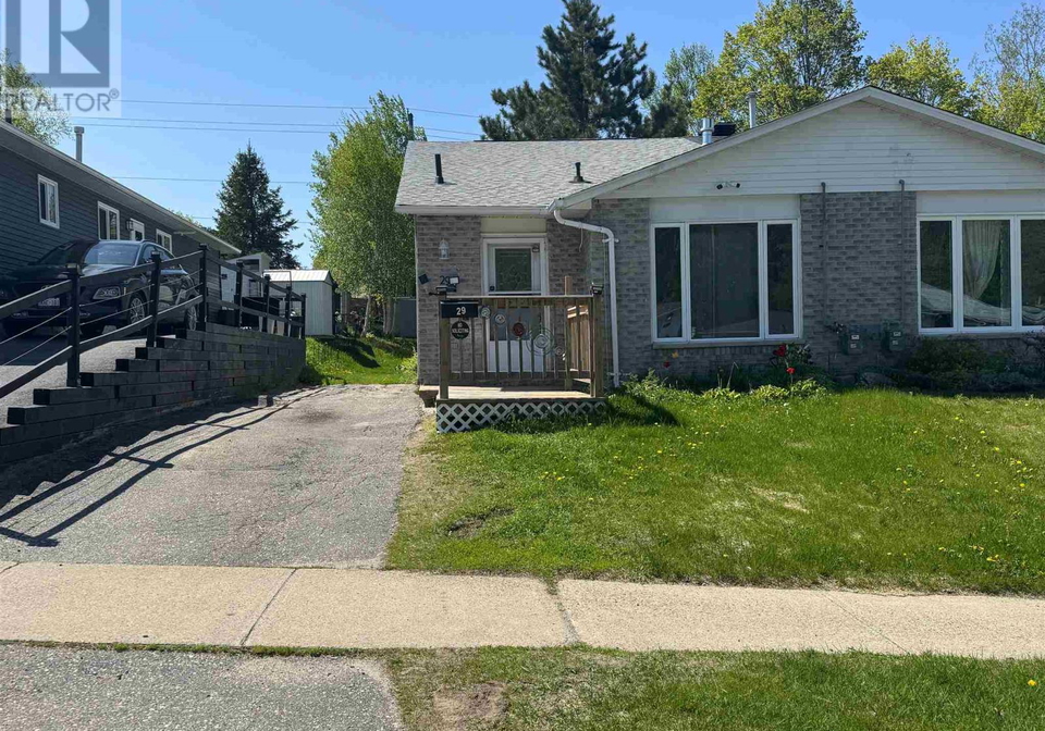 29-colwill-drive-elliot-lake-ontario-sm261261