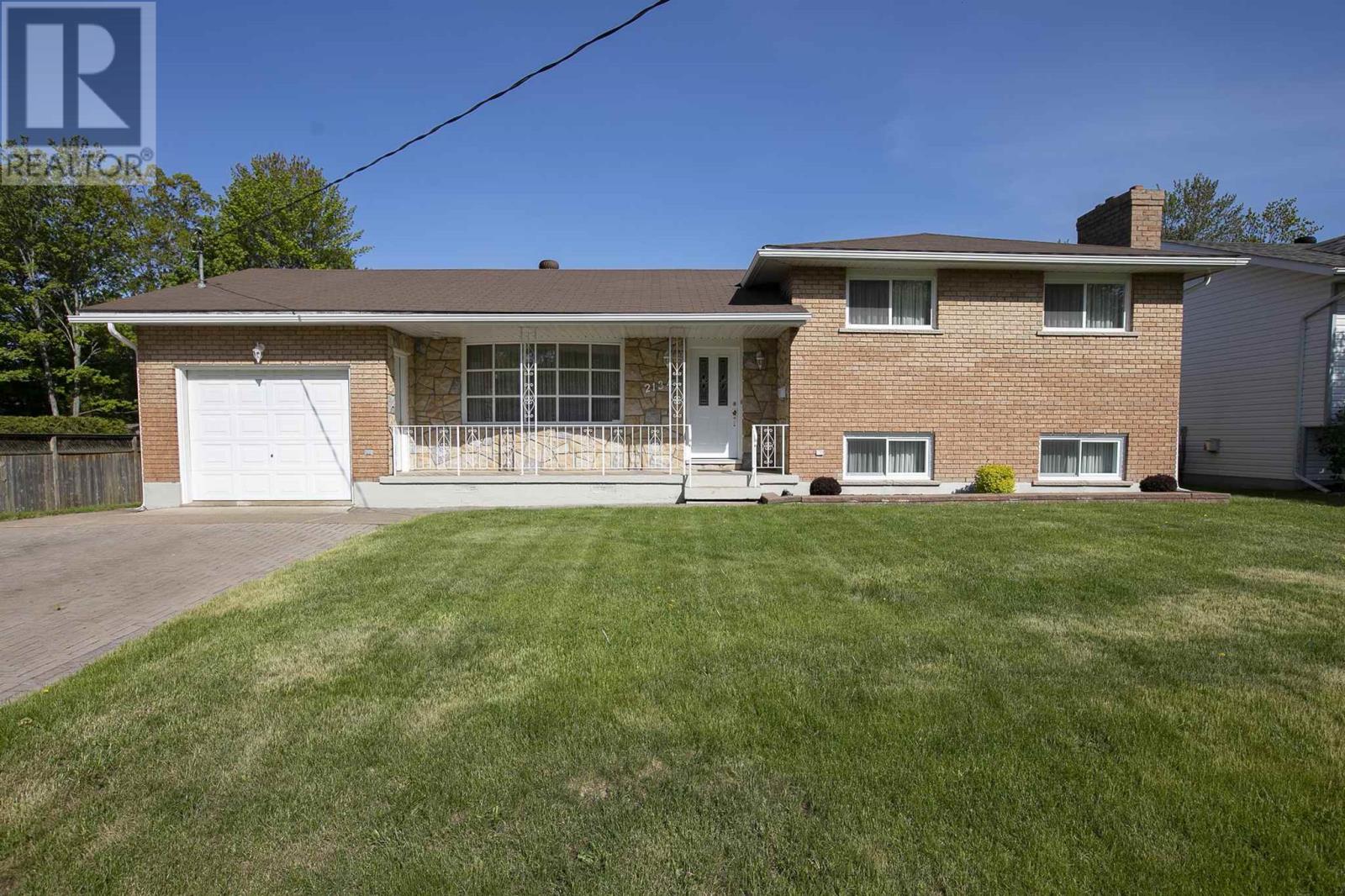 2134-queen-street-e-sault-ste-marie-ontario-sm261289