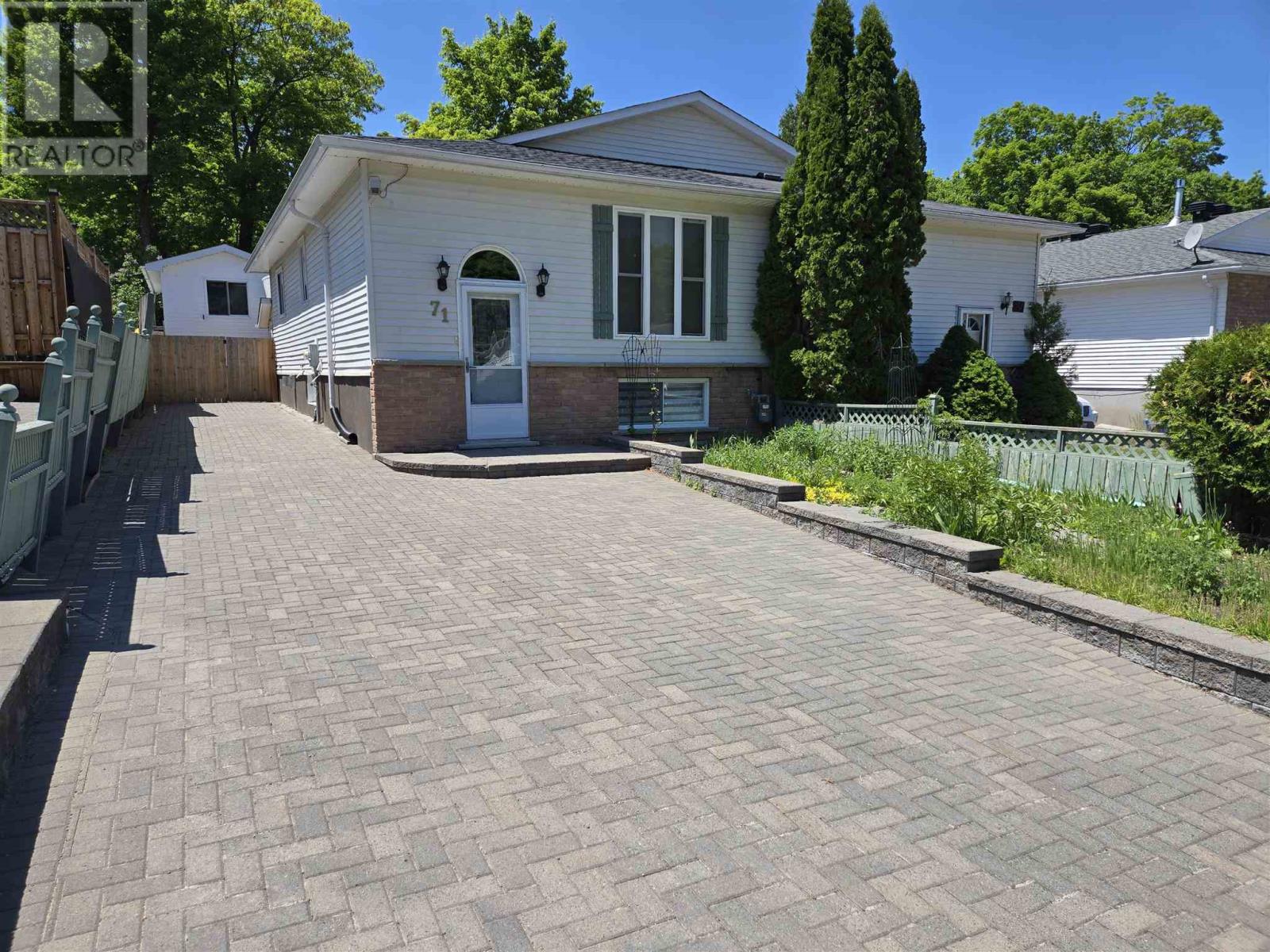 71-lawrence-avenue-elliot-lake-ontario-sm261357