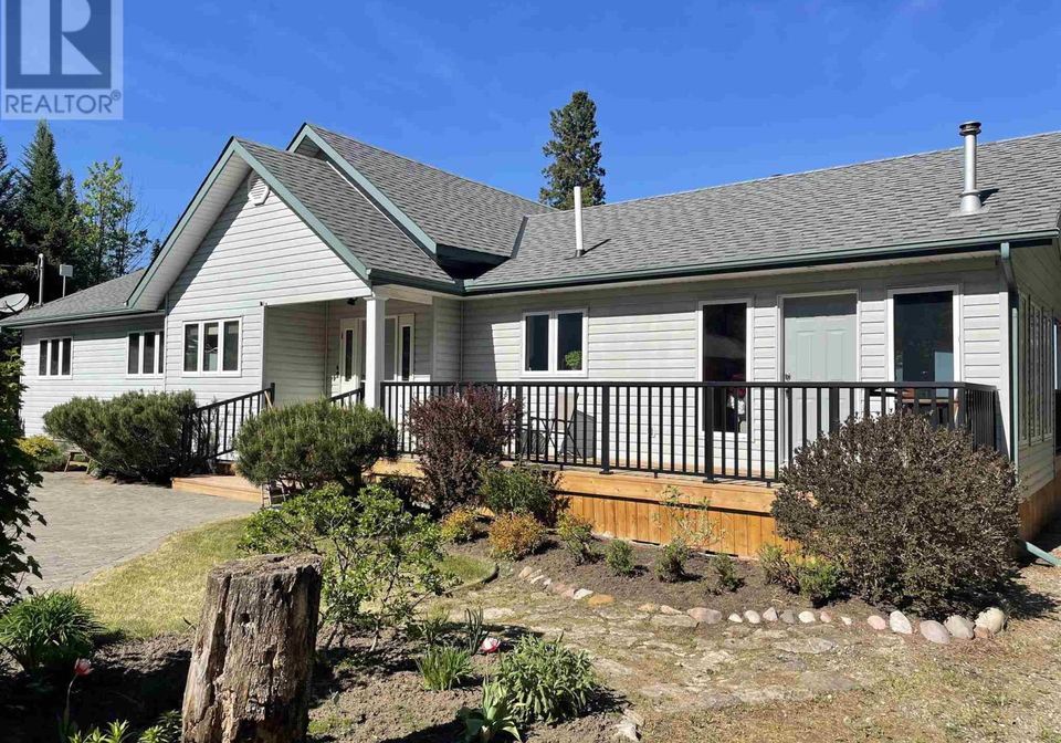 2778-canoe-point-road-hilton-beach-ontario-sm261412