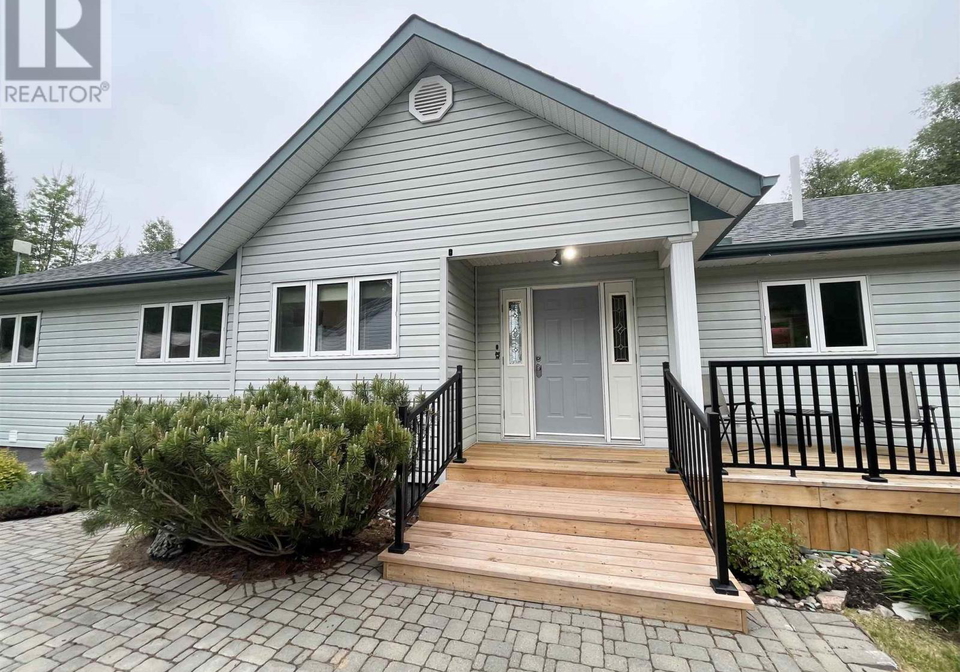 2778-canoe-point-road-hilton-beach-ontario-sm261412