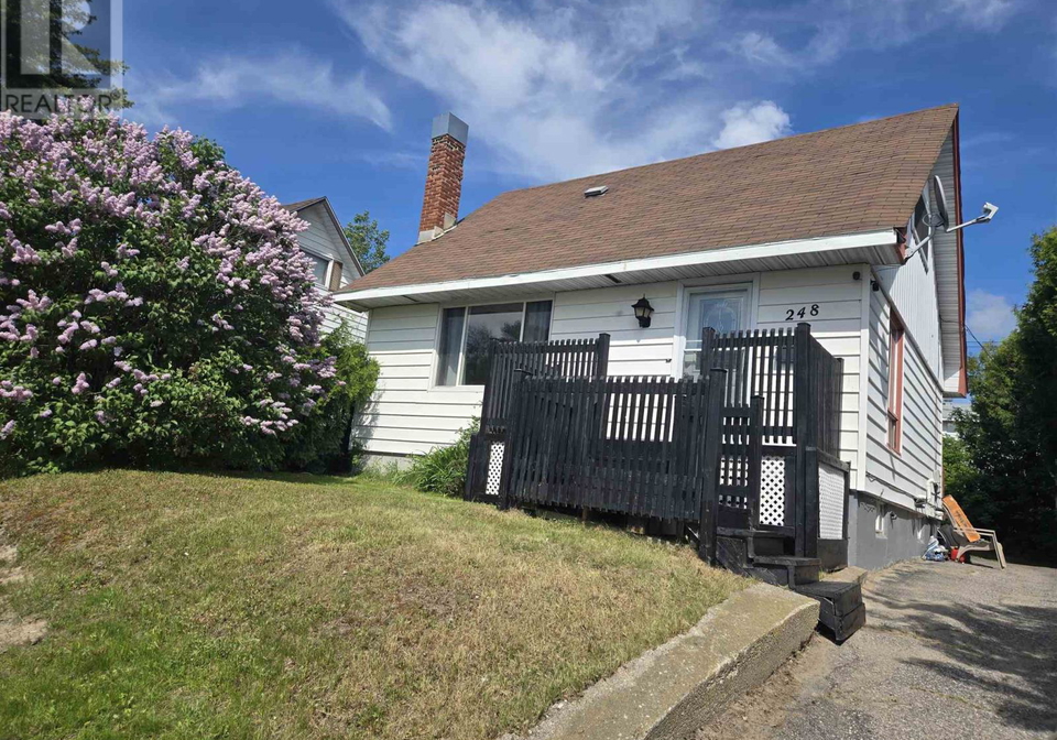 248-hillside-drive-s-elliot-lake-ontario-sm261417