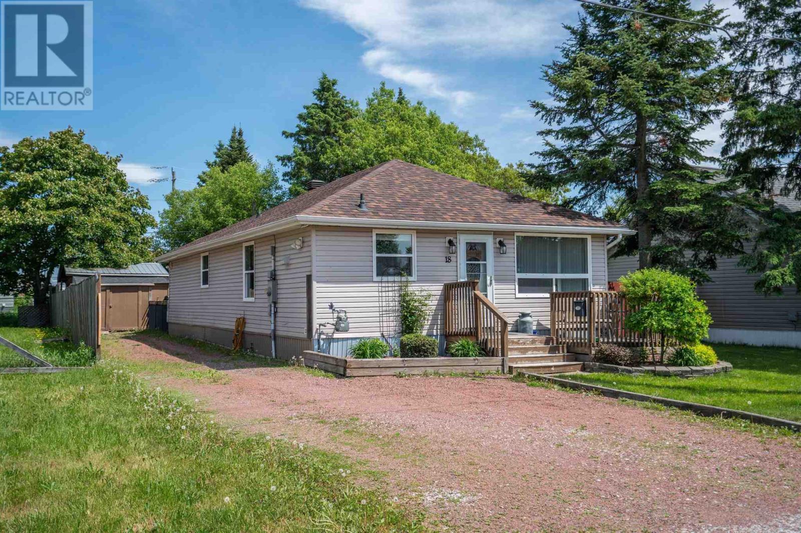 18-cameron-avenue-sault-ste-marie-ontario-sm261453