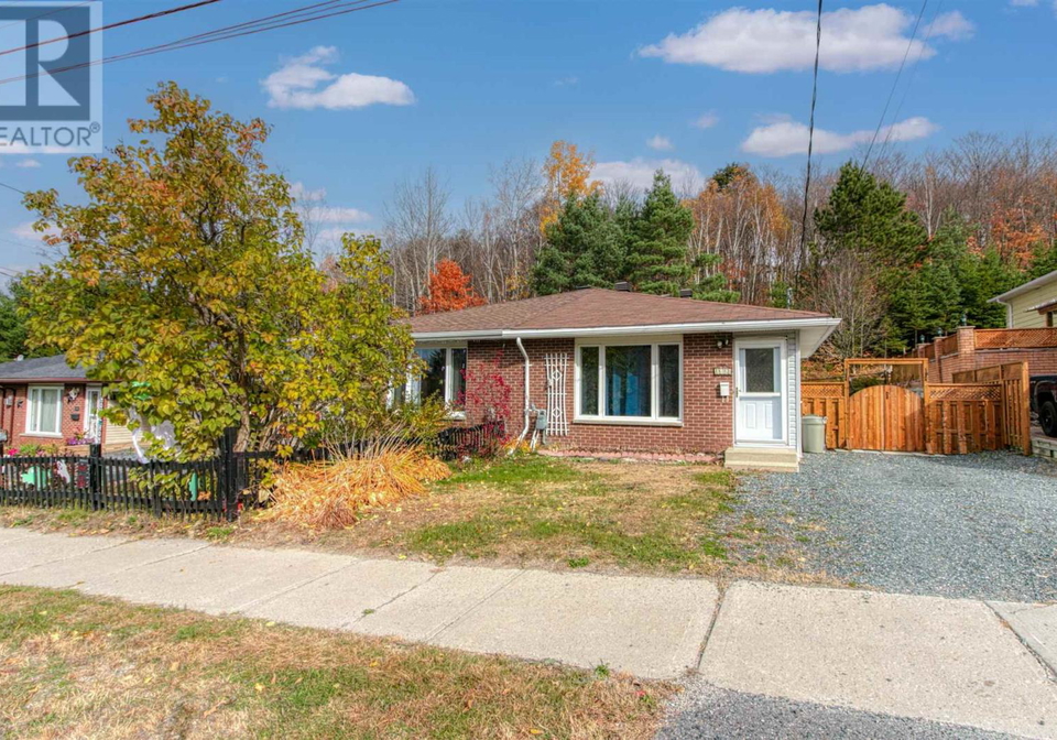 168b-ottawa-avenue-elliot-lake-ontario-sm261455