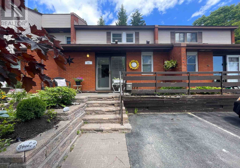 21-capital-place-elliot-lake-ontario-sm261495