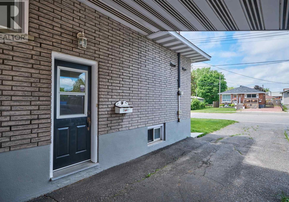 552-sherbourne-street-sault-ste-marie-ontario-sm261506