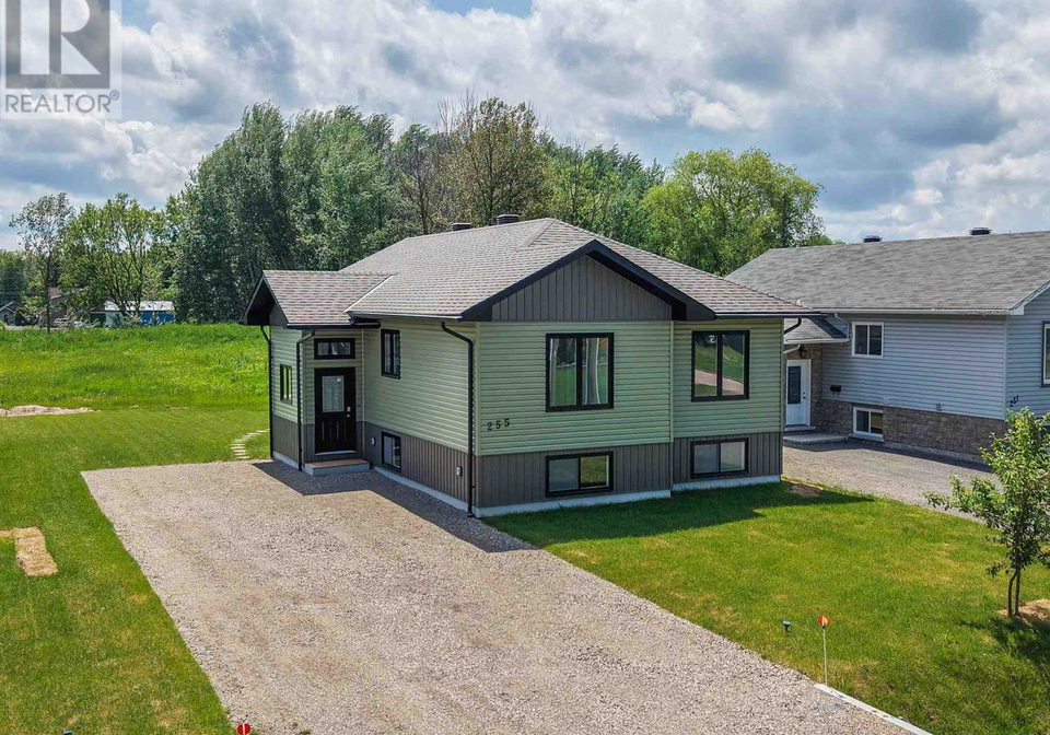 255-east-balfour-street-sault-ste-marie-ontario-sm261525