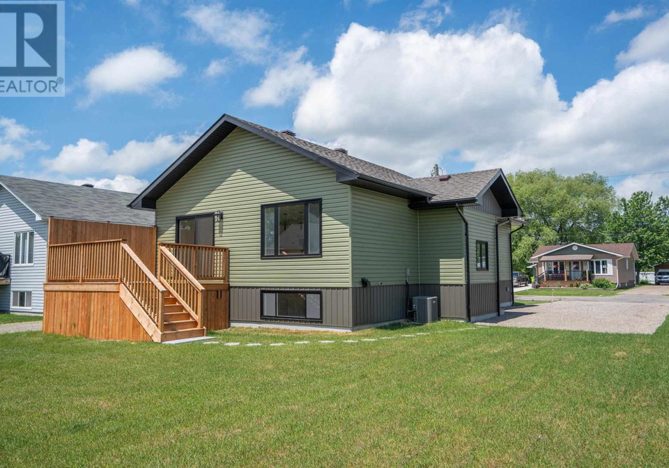 255-east-balfour-street-sault-ste-marie-ontario-sm261525