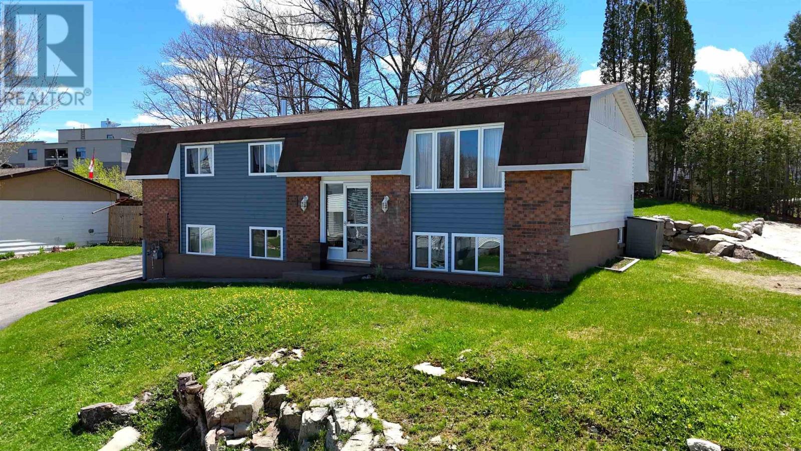 1-gillanders-road-elliot-lake-ontario-sm261526