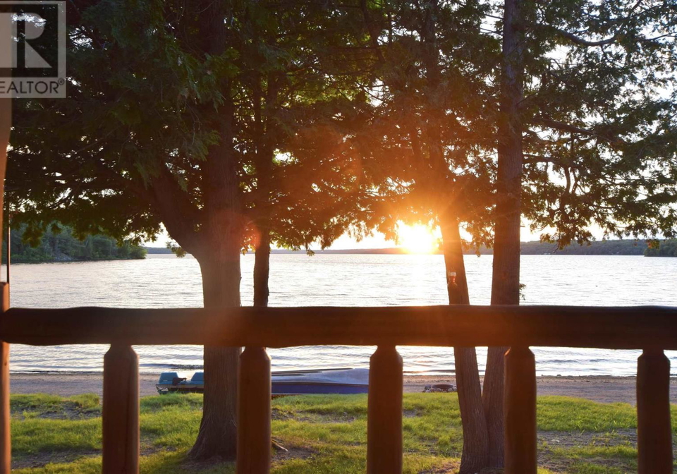 686-sunset-beach-road-huron-shores-ontario-sm261545