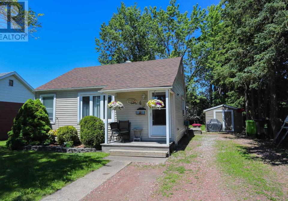 40-montgomery-avenue-sault-ste-marie-ontario-sm261577