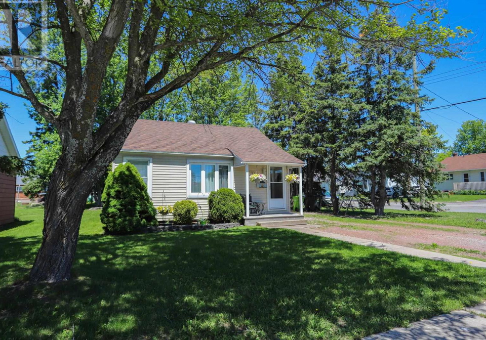 40-montgomery-avenue-sault-ste-marie-ontario-sm261577