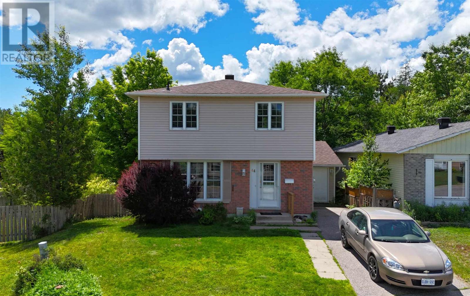 44-macdonald-ct-elliot-lake-ontario-sm261580