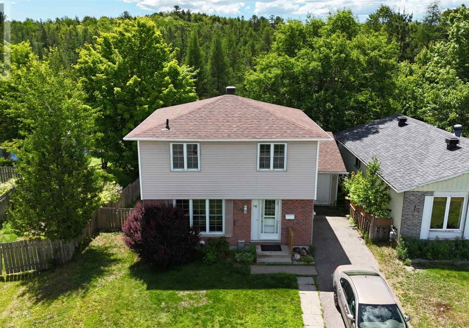 44-macdonald-ct-elliot-lake-ontario-sm261580