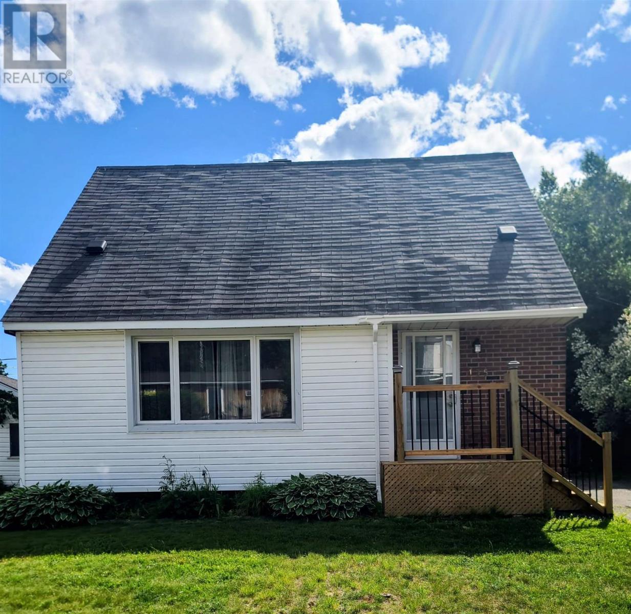 135-dieppe-avenue-elliot-lake-ontario-sm261603