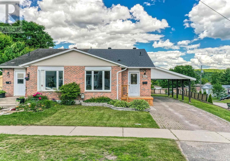 25-laprairie-crescent-elliot-lake-ontario-sm261625