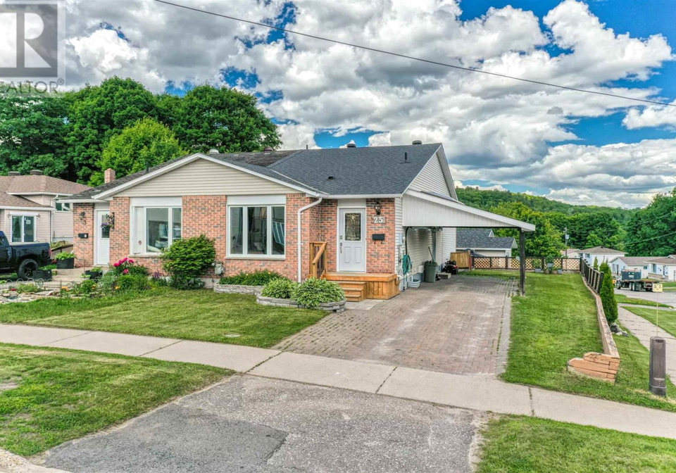25-laprairie-crescent-elliot-lake-ontario-sm261625
