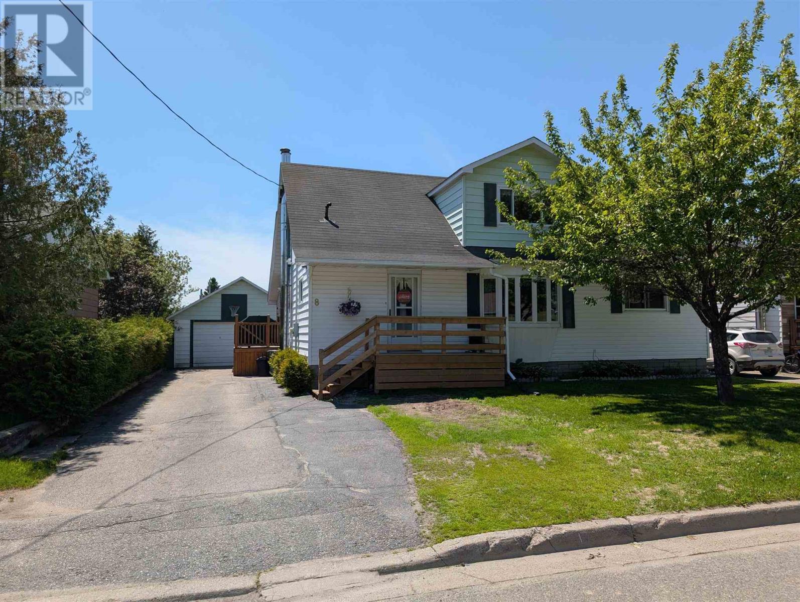 8-george-street-wawa-ontario-sm261648