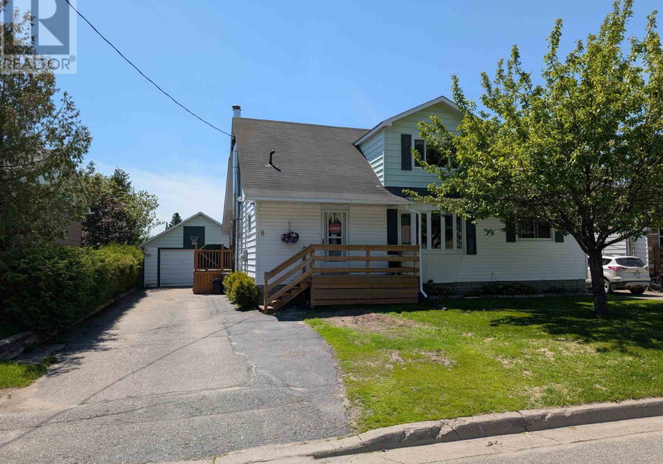 8-george-street-wawa-ontario-sm261648