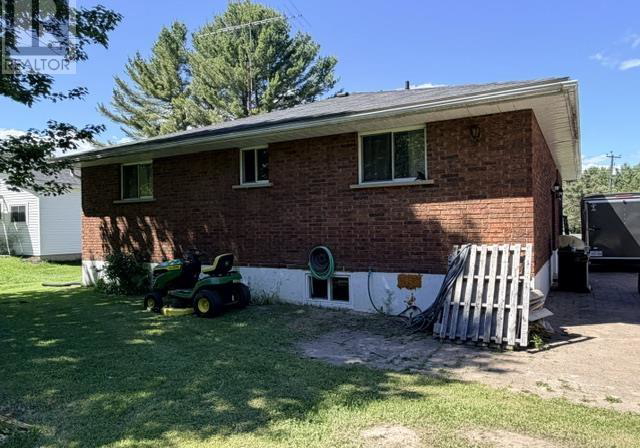 26145-highway-17-e-blind-river-ontario-sm261657