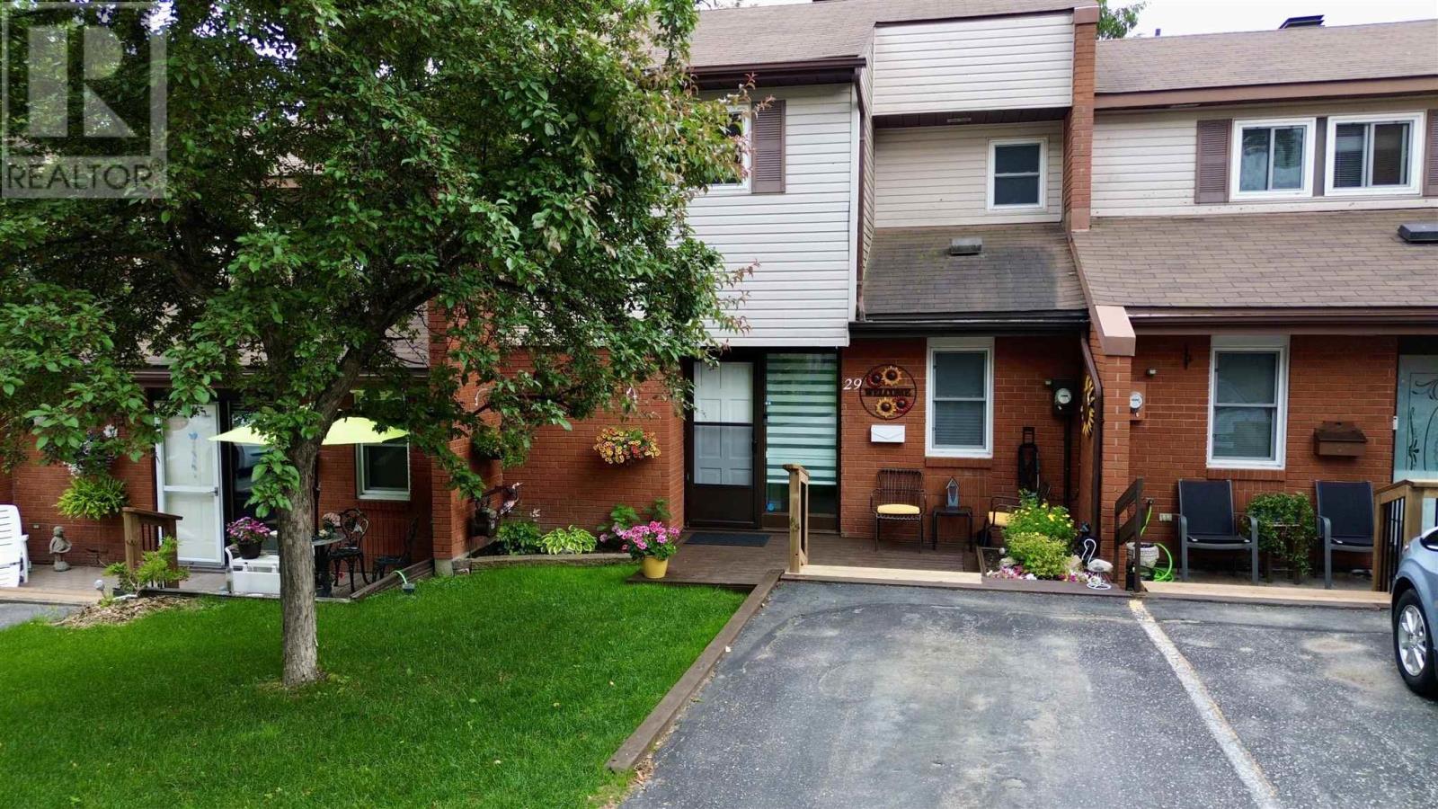 29-capital-place-elliot-lake-ontario-sm261666