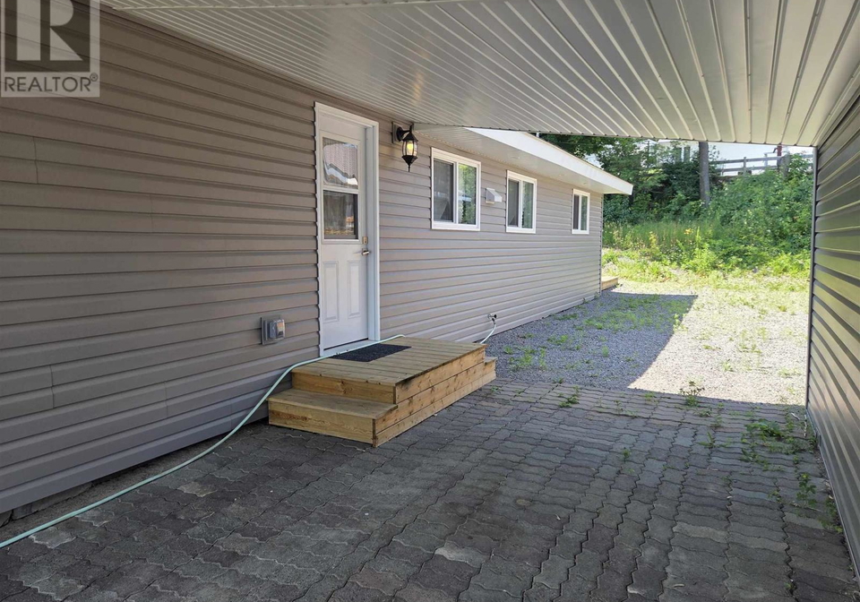 9-central-avenue-elliot-lake-ontario-sm261674