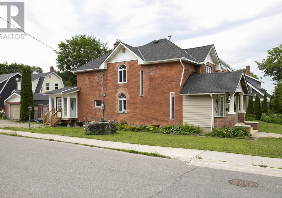 124-upton-road-sault-ste-marie-ontario-sm261679